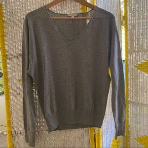 GAP Grey V-Neck Long-Sleeve Shirt / Sweater